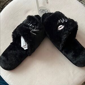 Cozy Black Faux Fur Women's Slippers